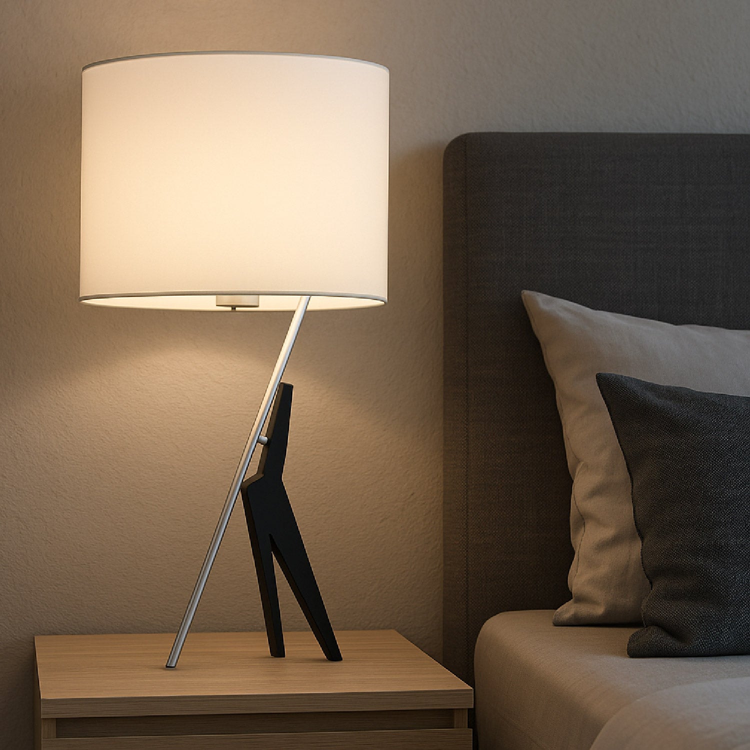 LAMPARA DE MESA QAZARD BLANCO Y DORADO