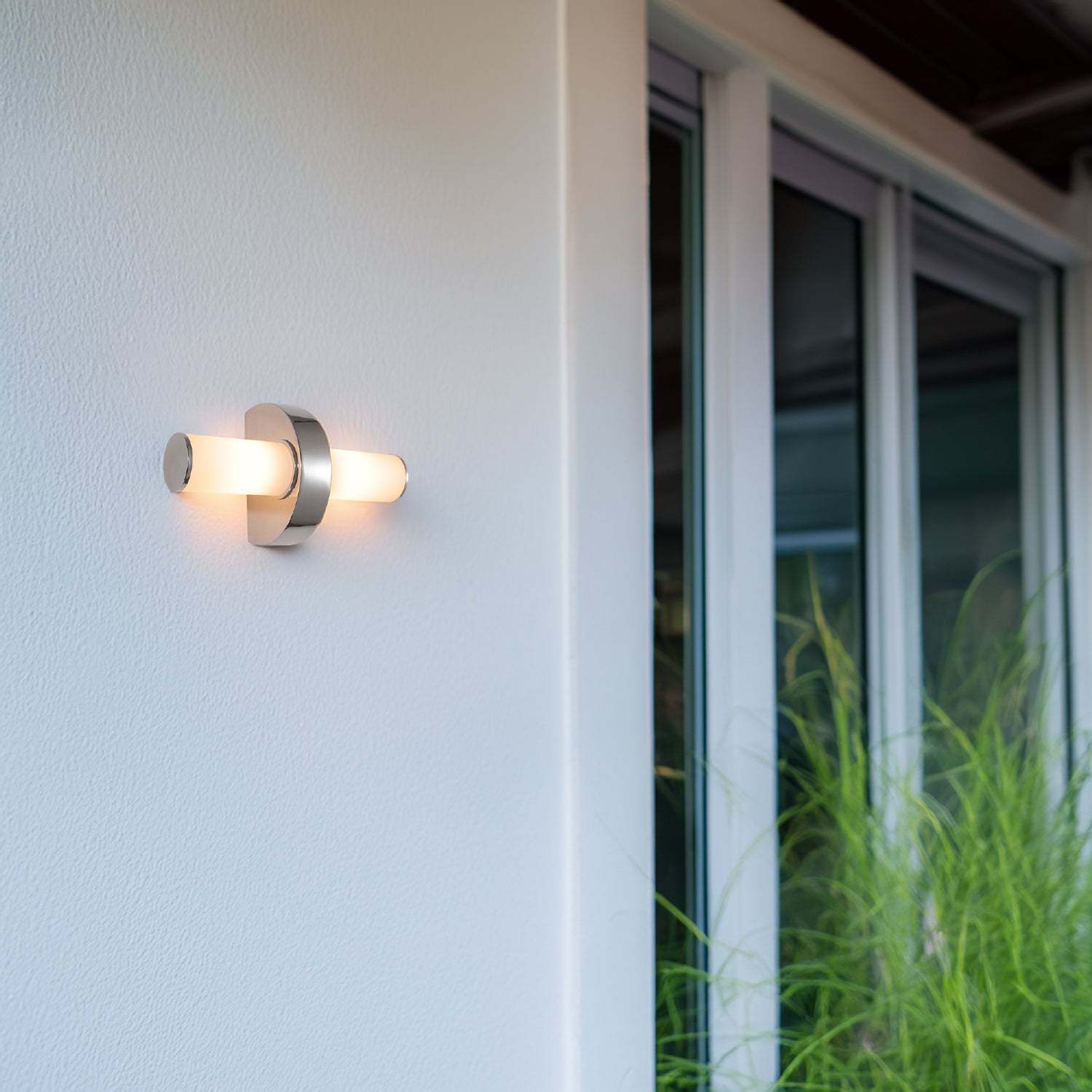 ARBOTANTE MODERNO COLOR CROMO BLANCO