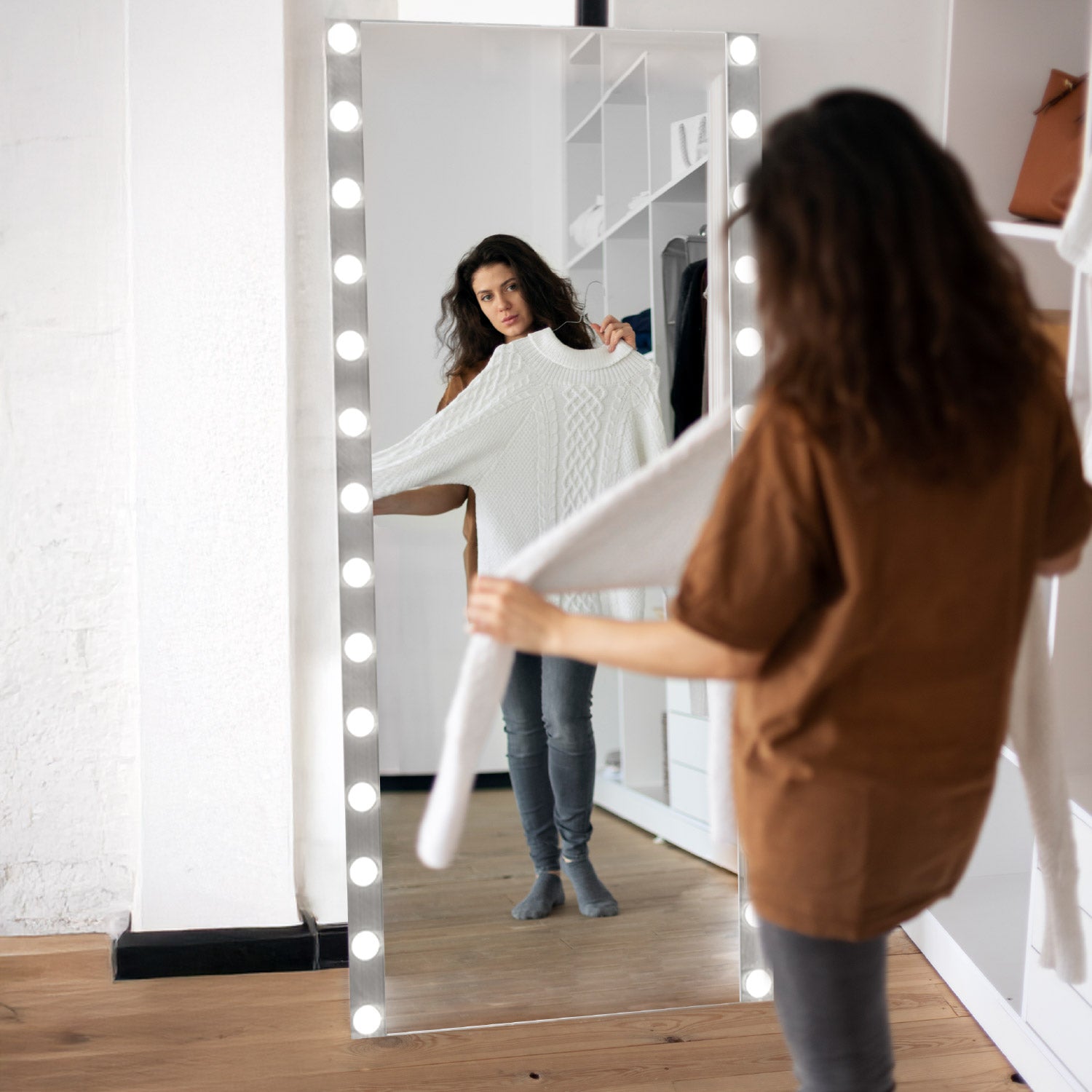 ESPEJO LED MODERNO DE CUERPO COMPLETO CHARLIE TIPO HOLLYWOOD